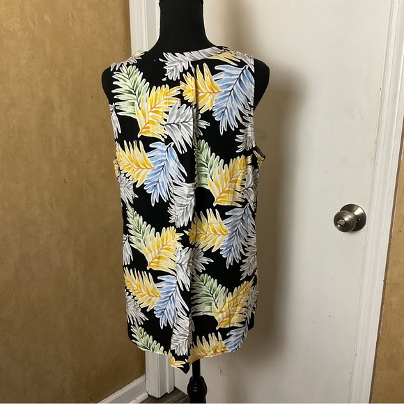 Crown & Ivy Blackmulti Icon Peasant Sleeveless Shirt. Size:L - Picture 6 of 7